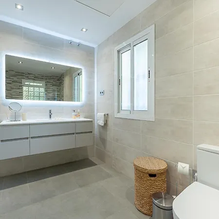 Villa Stunning With Panoramic Views Of The Med *